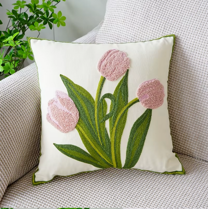 Housse de Coussin Brodée – Jardin de Tulipes